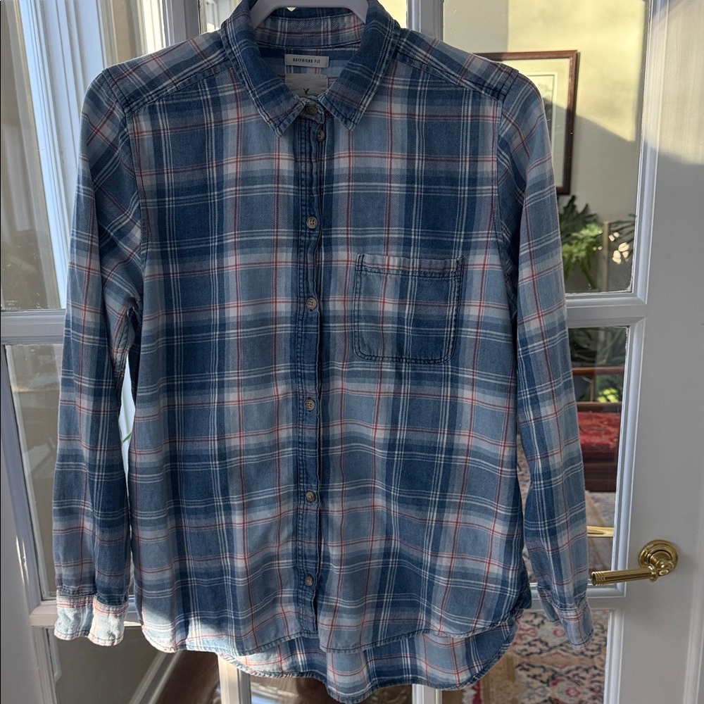 American Eagle Outfitters Blue and Pink Plaid Button-Down Shirt